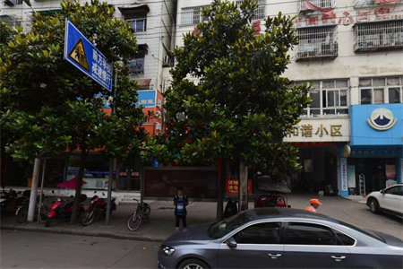 时代广场西电梯好楼层三室两卫带储藏室简装可分期